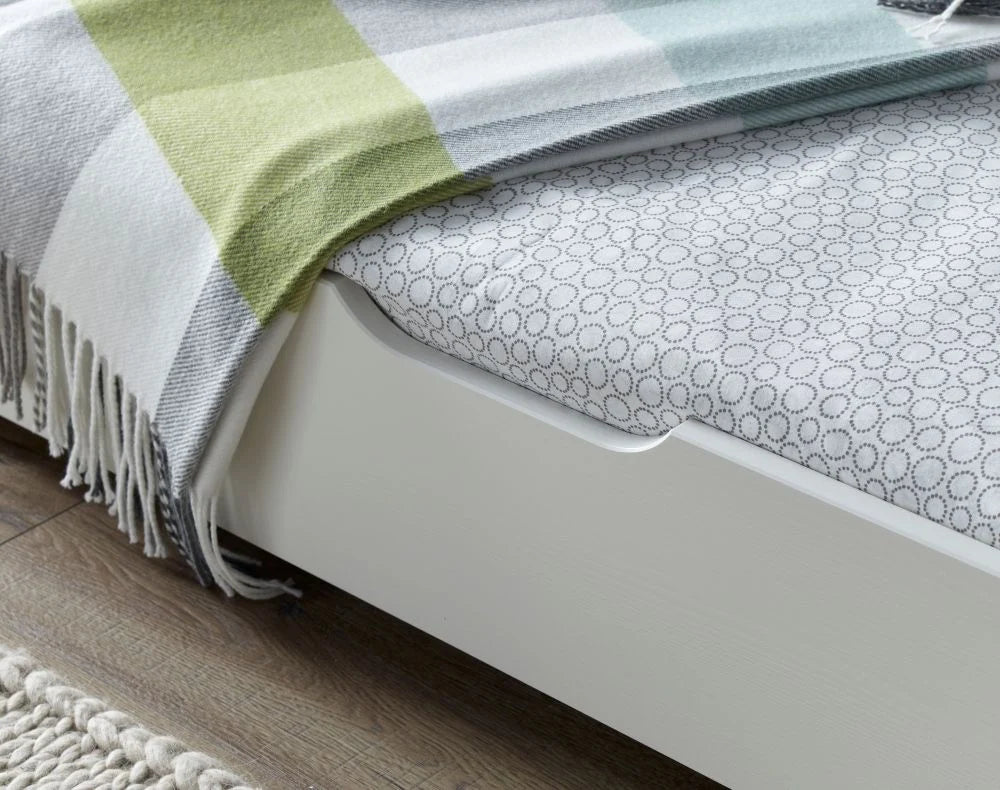 White Wooden Day Bed with Guest Bed Trundle - 3ft Single | Copella