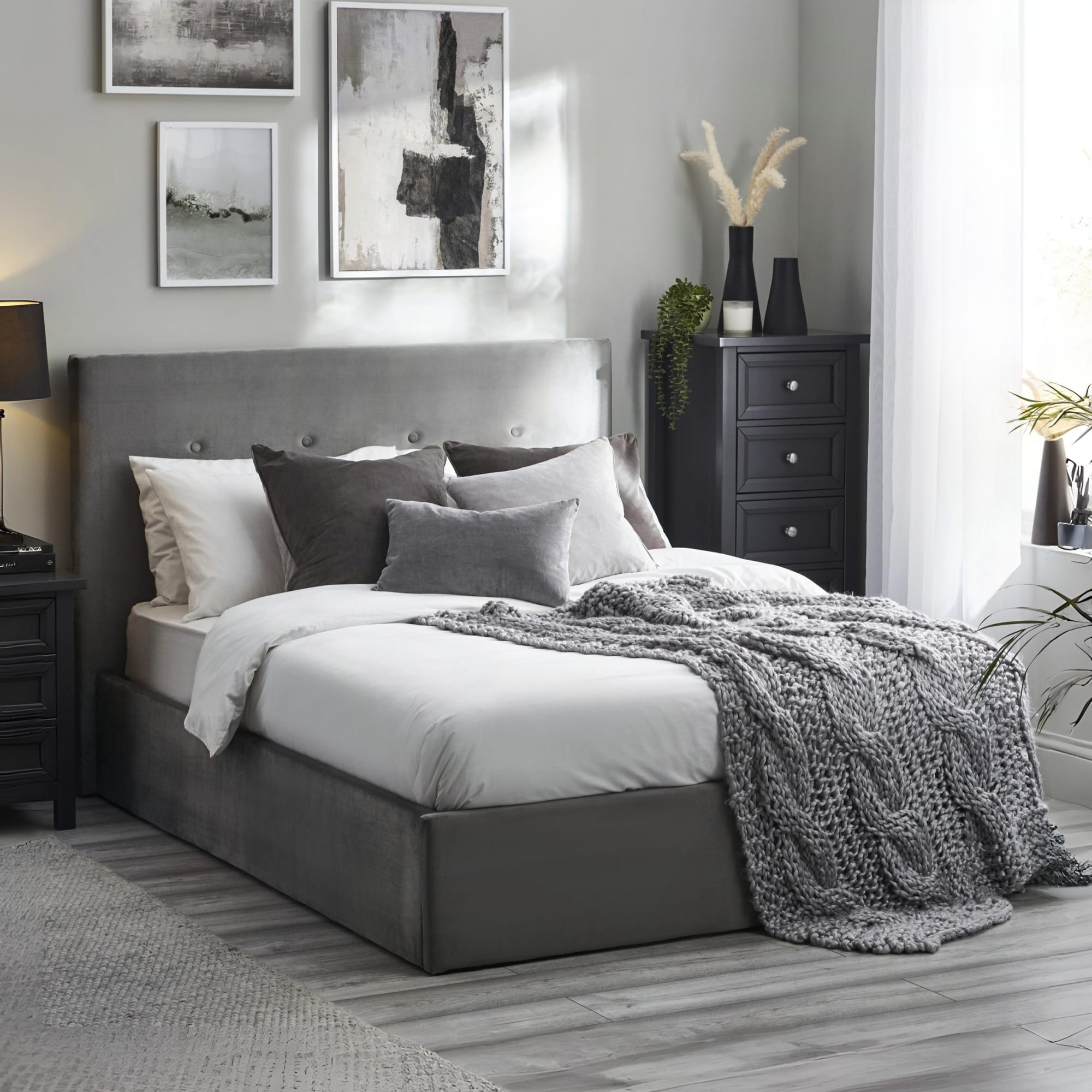 Shoreditch Ottoman Storage 135cm Double Bed