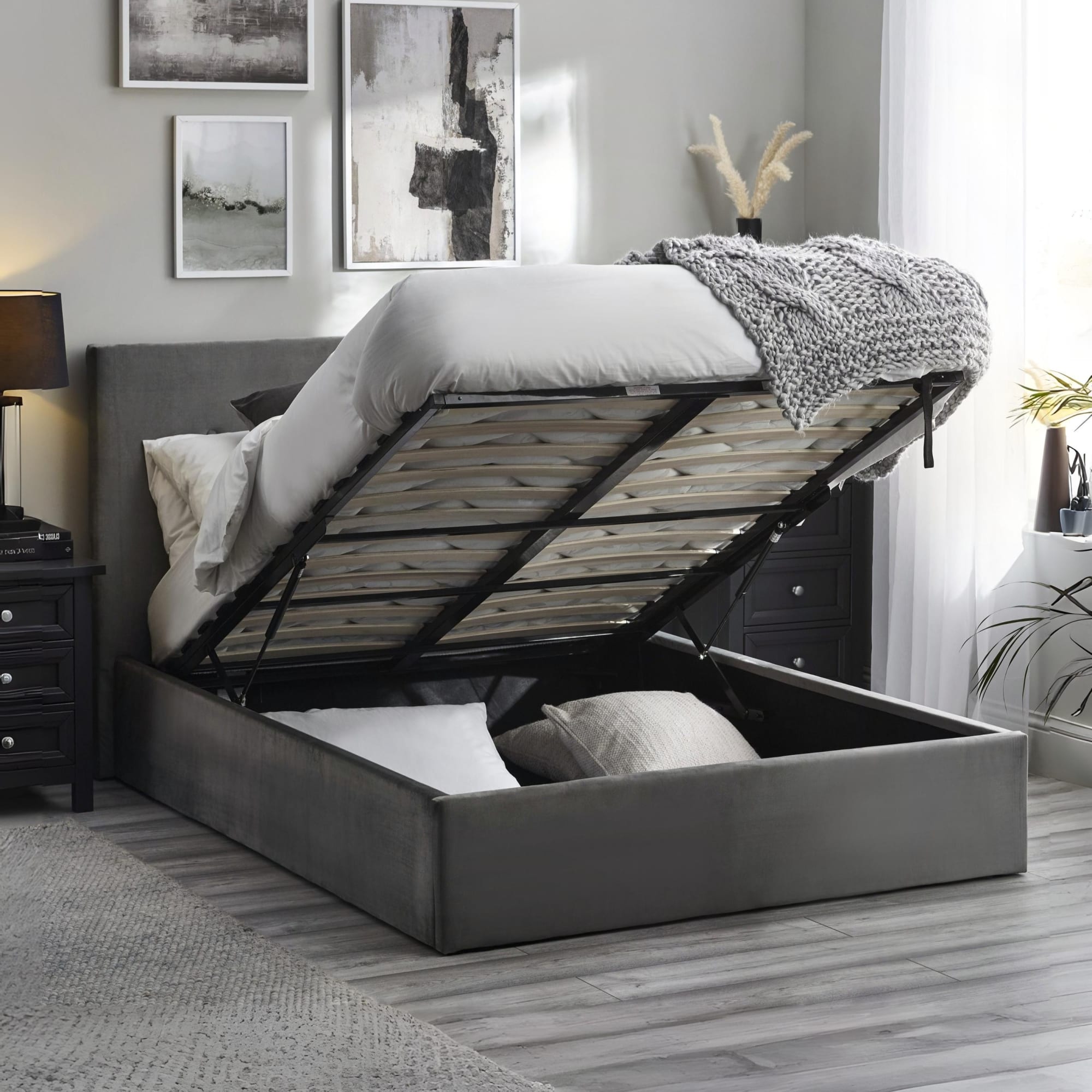 Shoreditch Ottoman Storage 135cm Double Bed